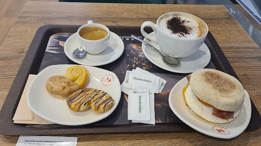 27075 manolo bakes 2