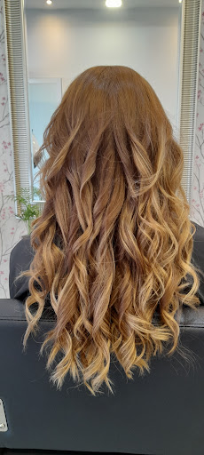 27152 manuela marquez 1