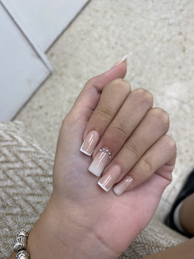 28984 noemi estudio de belleza estetica sevilla 1