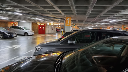 30002 parking p1 sevilla airport