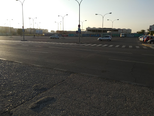 30027 parking plaza jesus de la rosa