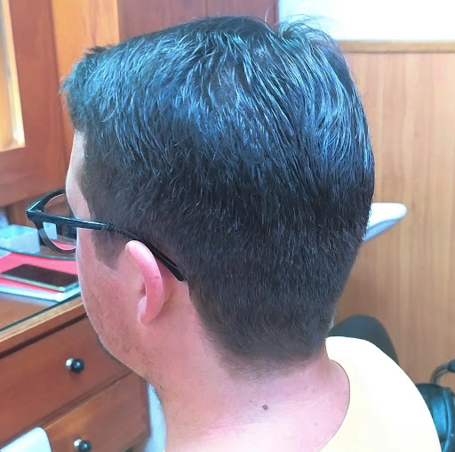 31010 peluqueria manuel granados 1