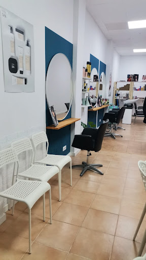 31329 peluqueria y estetica azul de loida 2