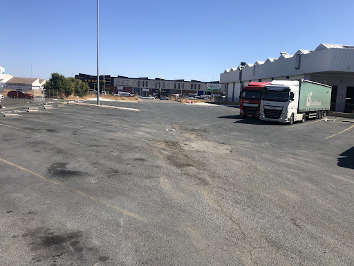 31569 persan parking. voor laden