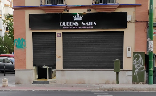 32720 queens nails 2