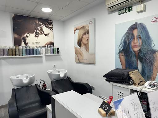 32843 raul tovar hairdresser 2