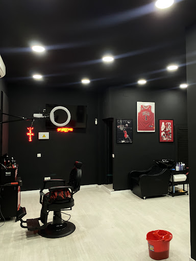 32943 red barbershop