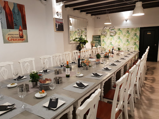 35607 salado seis tapas bar 2