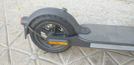 36627 sobre ruedas taller de patinetes y bicicletas