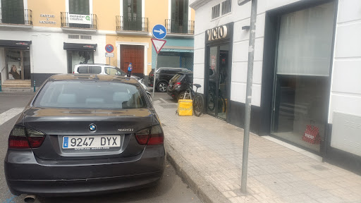 39805 vicio takeaway only