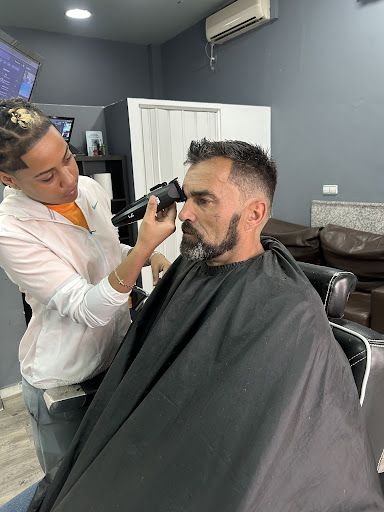 6860 andres de arjona barberia peluqueria estetica 2