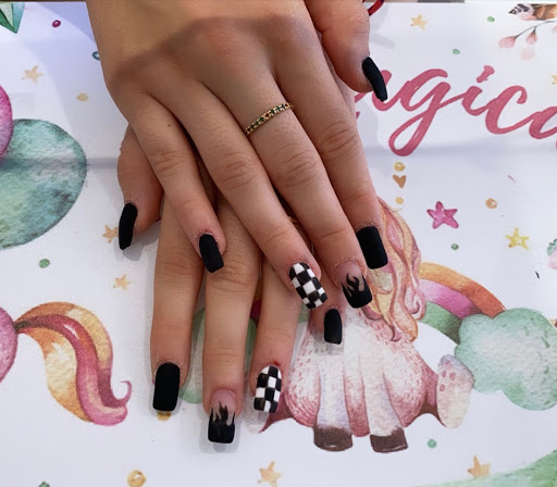 6876 angela nails 1