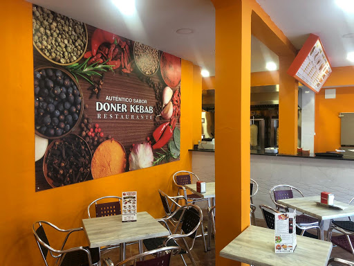 7895 autentico sabor doner kebab macarena 955 120 335 2