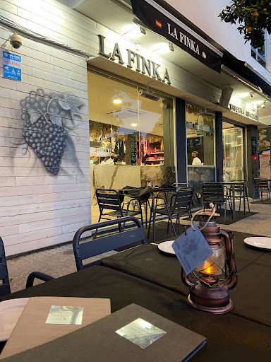 9864 bar la finca abaceria la finka 2